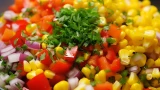أكلة مليئة بالطاقة - سلطة الفلفل الالوان مع الذرة