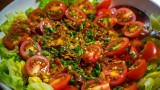 أكلة تدعم الرجيم وتعزز المناعة - سلطة الخس والطماطم