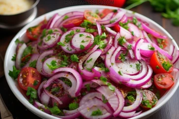 طريقة عمل سلطة البصل والسماق بالخضراوات
